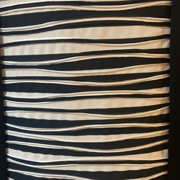 Connected Apparel Black, Sleeveless, Fitted Dress - Picture 3 of 5